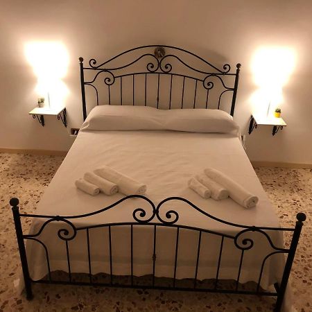 Апартаменты La Casa Di Vincenzo Сиракузы Экстерьер фото