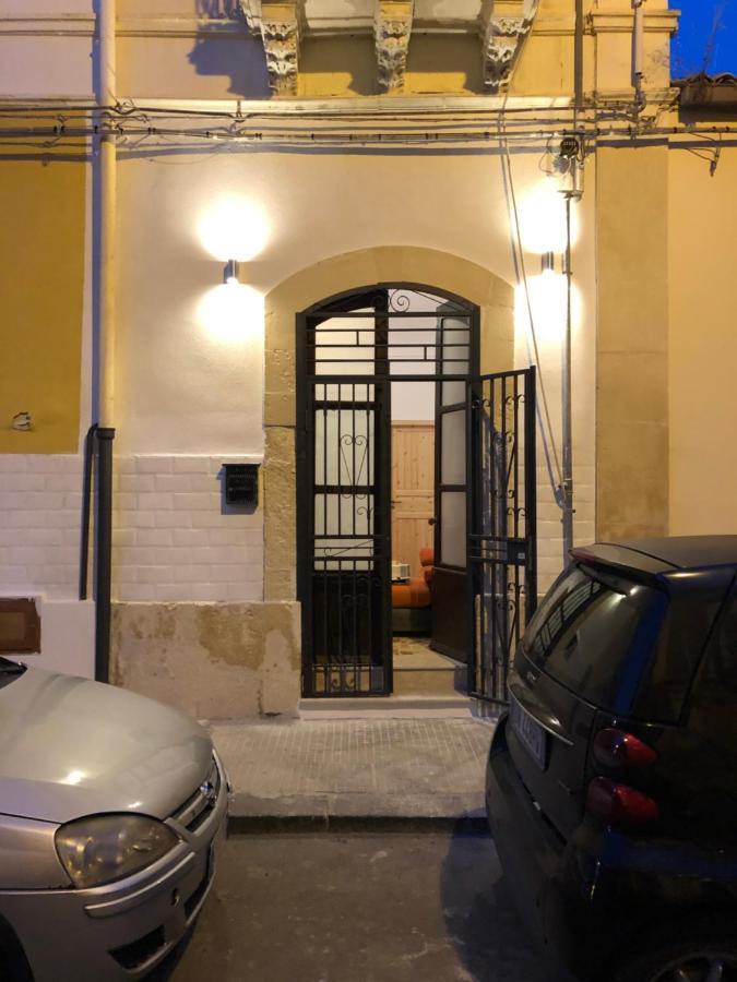 Апартаменты La Casa Di Vincenzo Сиракузы Экстерьер фото